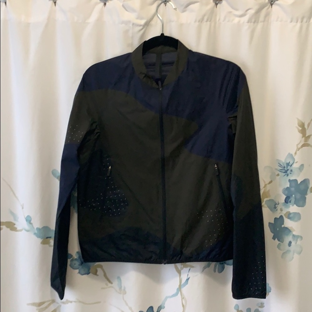 Lululemon wind breaker